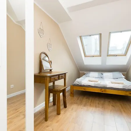 Yellow Old Town Air Condition P4you Pl Apartment