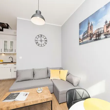 Yellow Old Town Air Condition P4you Pl Apartment *